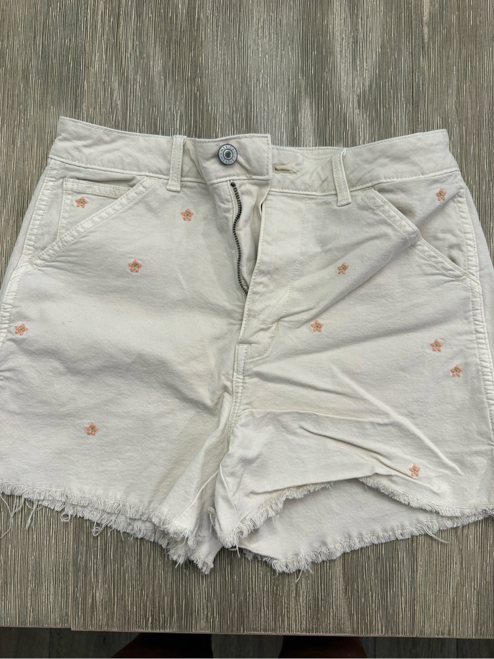 American Eagle Outfitters Cream Shorts with Floral Embroidery Raw Hem Size 6